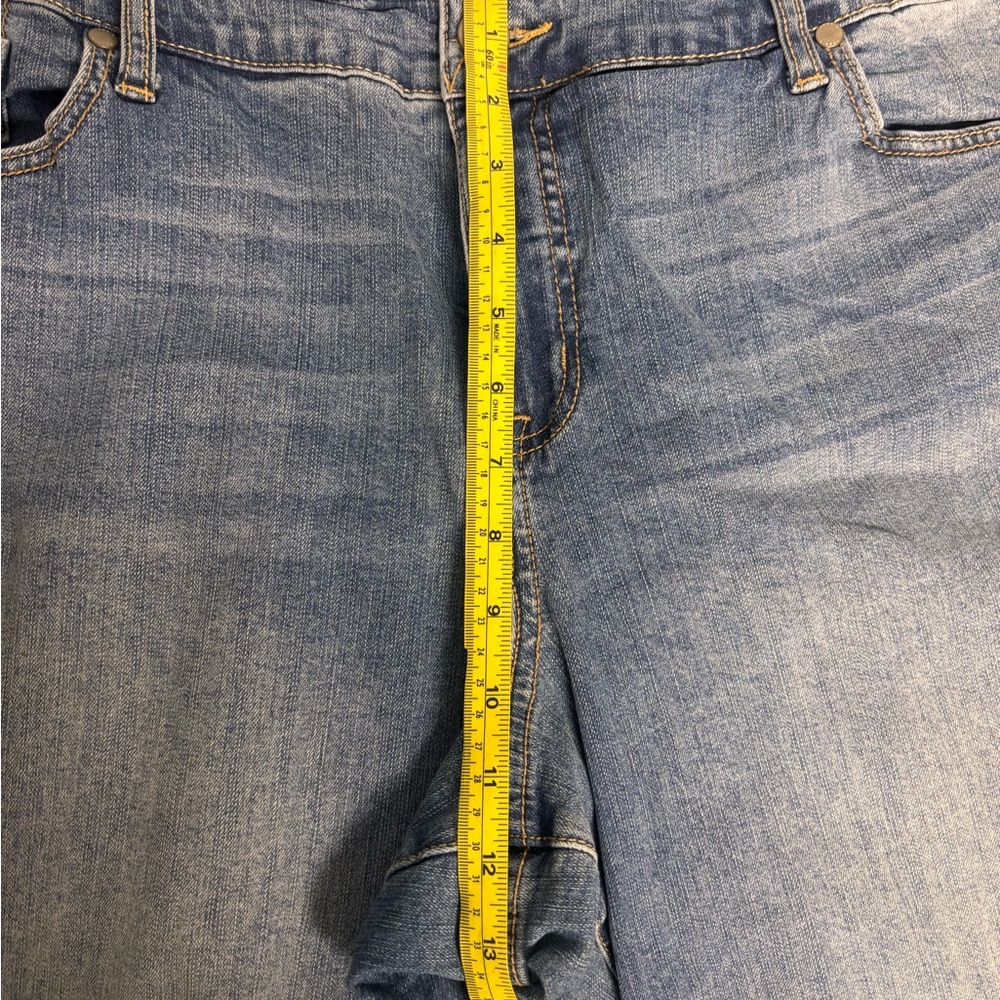 Torrid Denim Boyfriend Jeans Distressed Raw Hem Size 24 - Picture 7 of 10